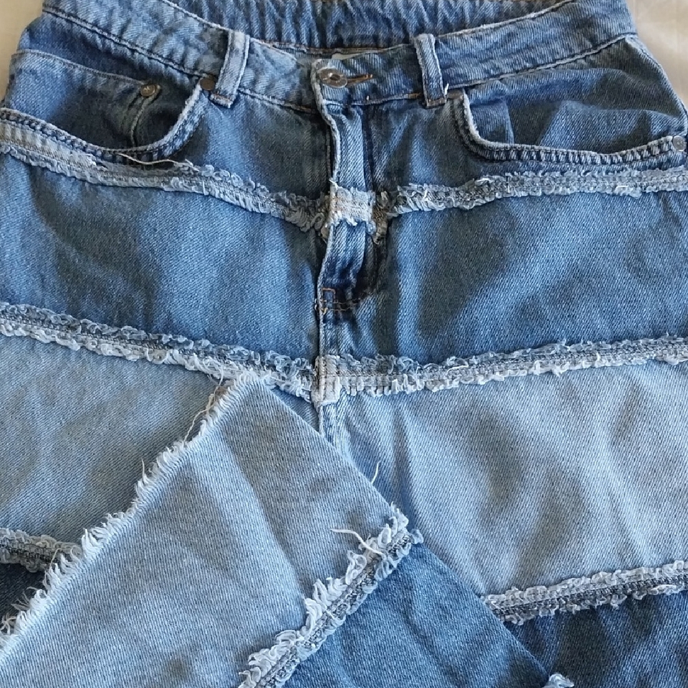 RAGGED Two-Tone Patchwork 5 Pocket Flair Leg Jeans. Size 28 Waist